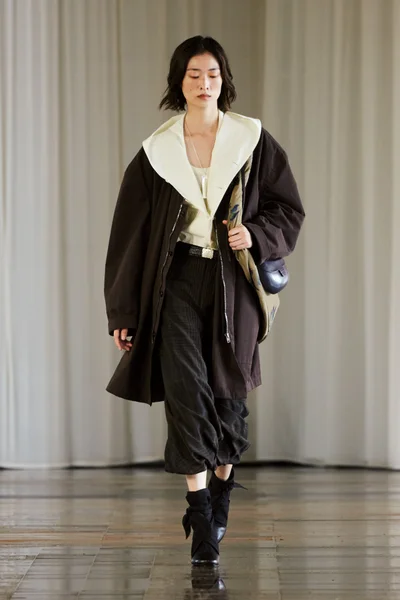 Look 3